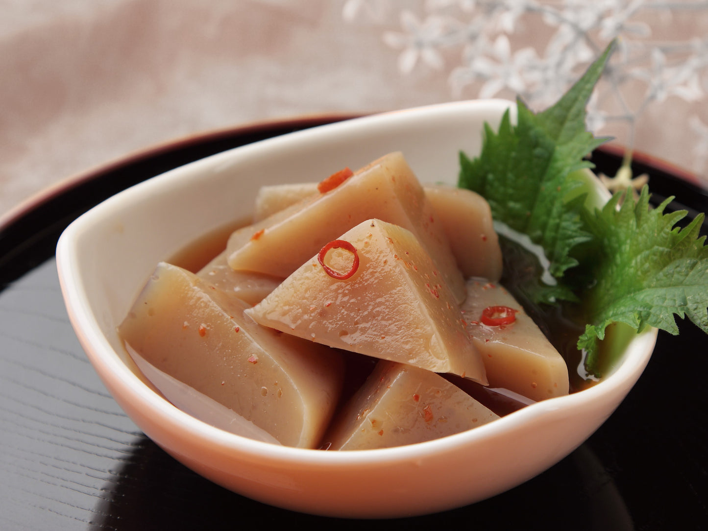 うま辛こんにゃく 230g／茂木食品工業株式会社