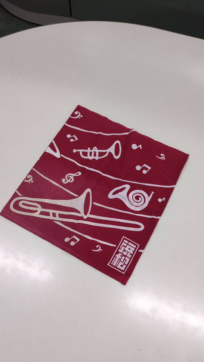 手染め　マルチはんかちーふ　レッド／有限会社B.I.通商